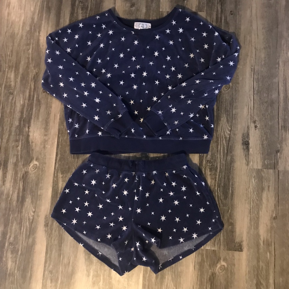 Shorts & long sleeve set! ⭐️